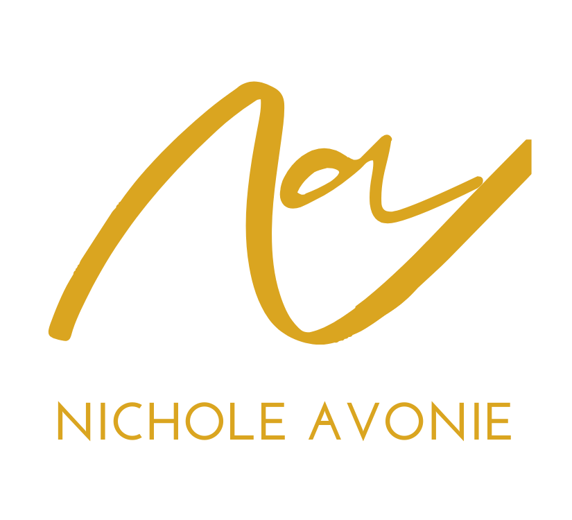 Nichole Avonie Logo